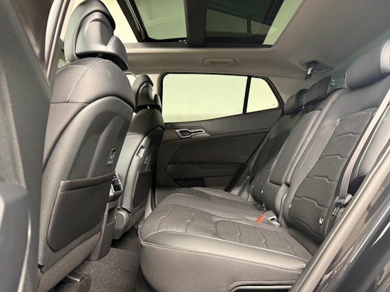 Vehicle image 8 Vehicle image 8