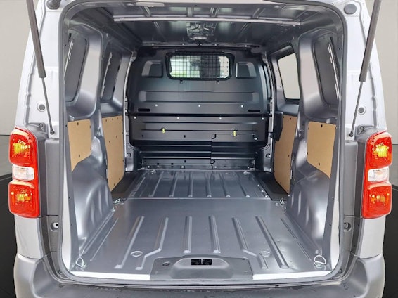 Vehicle image 10 Vehicle image 10