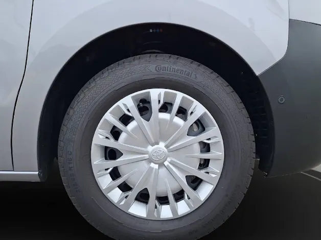 Toyota PROACE Van L1 2.0 D Advanced