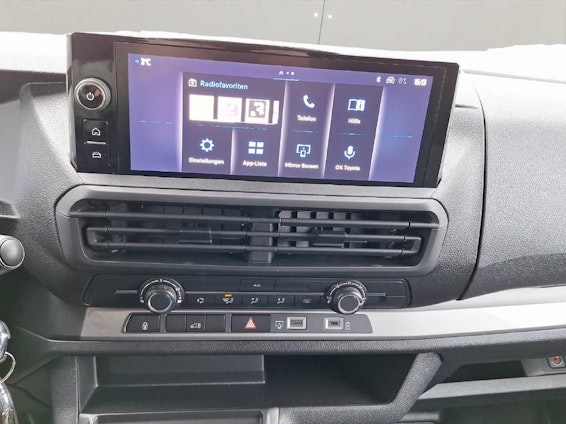 Vehicle image 13 Vehicle image 13