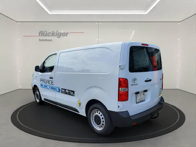 Toyota PROACE Van L1 50KWh 7kW OBC Active