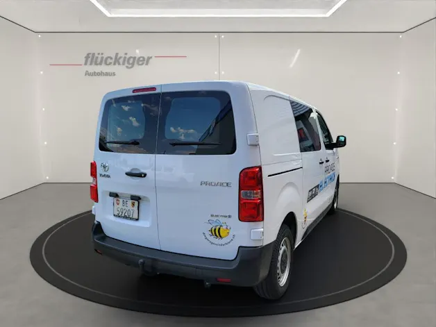 Toyota PROACE Van L1 50KWh 7kW OBC Active