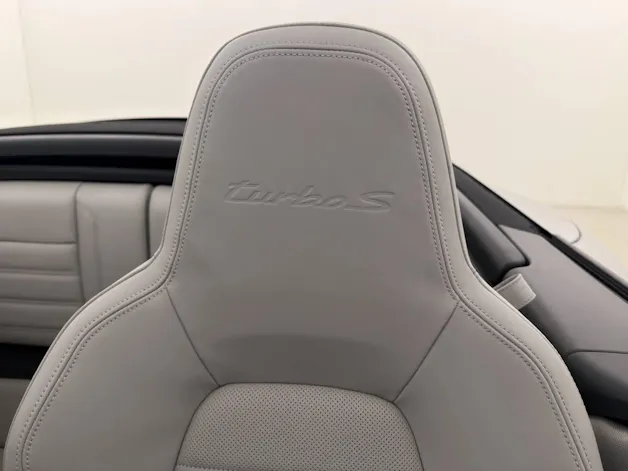 PORSCHE 911 Turbo S Cabriolet
