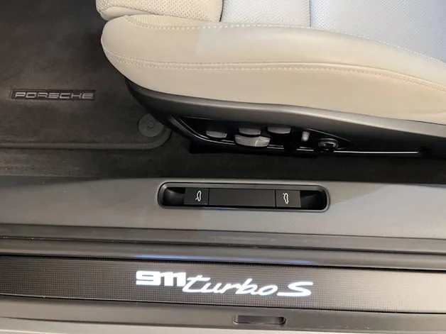 Porsche 911 Turbo S Cabriolet