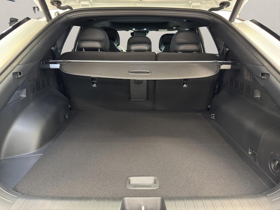 Vehicle image 8 Vehicle image 8