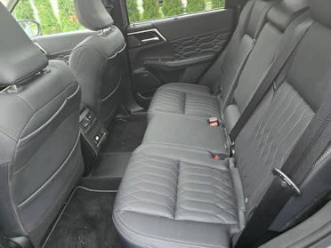 MITSUBISHI OUTLANDER 10