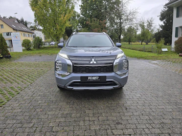 MITSUBISHI OUTLANDER 5