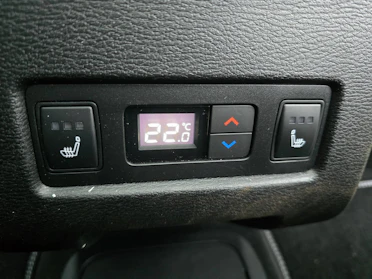 MITSUBISHI OUTLANDER 8