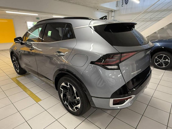 Vehicle image 4 Vehicle image 4