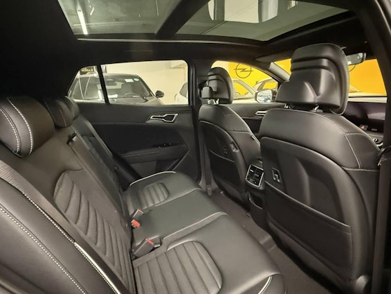 Vehicle image 11 Vehicle image 11