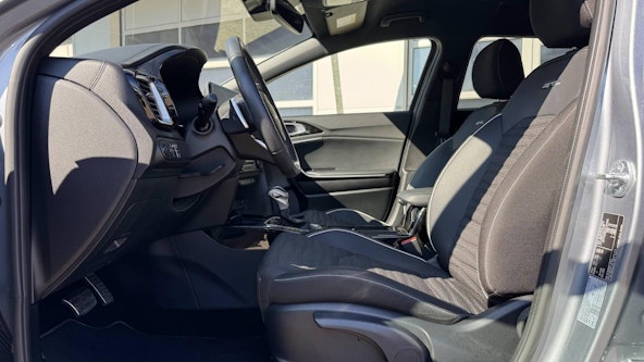 Vehicle image 3 Vehicle image 3