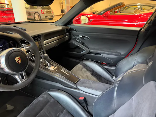 Porsche 911 Carrera 4 GTS PDK
