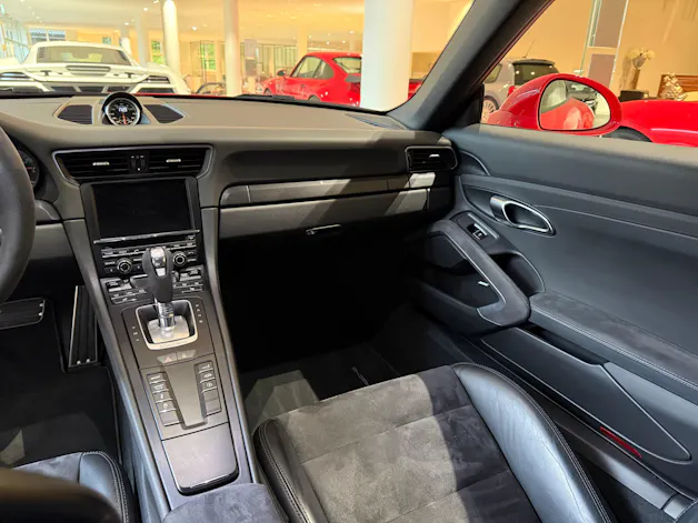 Porsche 911 Carrera 4 GTS PDK