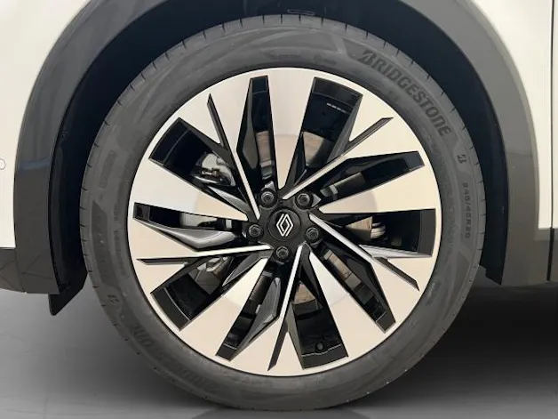 Renault Rafale full hybrid E-Tech 200 techno
