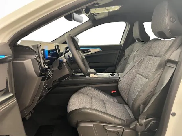 Renault Rafale full hybrid E-Tech 200 techno