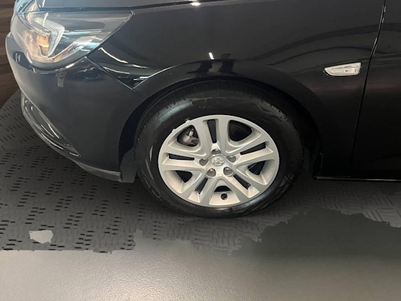 Vehicle image 11 Vehicle image 11