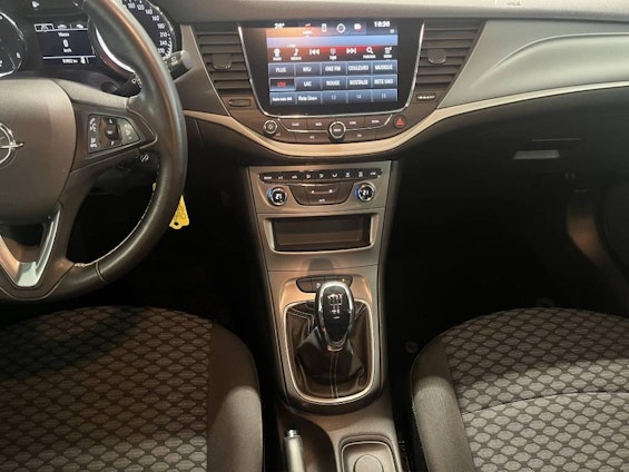 Vehicle image 14 Vehicle image 14