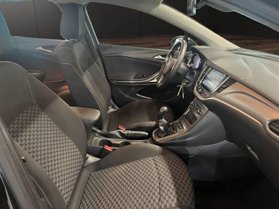 Vehicle image 6 Vehicle image 6