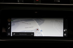 Vehicle image LAND ROVER Range Rover Velar 2.0 P400e R-Dynamic SE