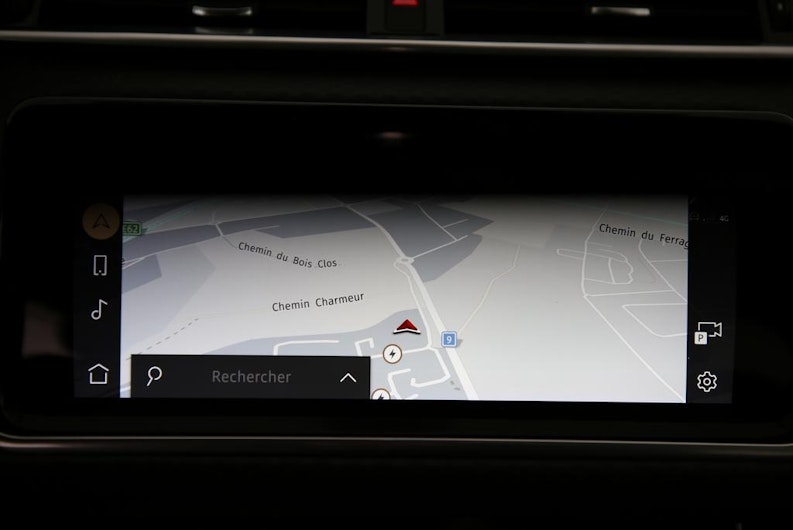 Vehicle image LAND ROVER RANGE ROVER VELAR