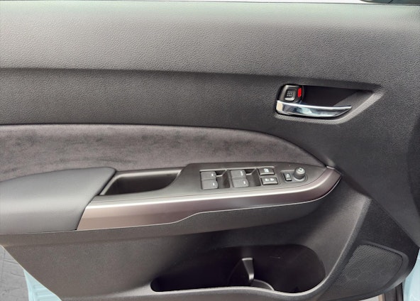 Vehicle image 16 Vehicle image 16