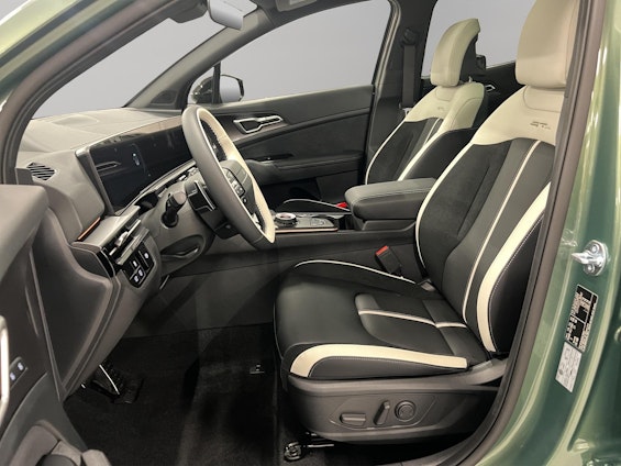 Vehicle image 6 Vehicle image 6