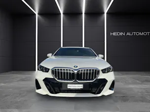 BMW 520d xDrive Touring  / Attraktive Leasingzins ab 1,9% bei Abschluss einer BMW Fahrzeugversicherung