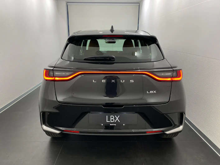 Fahrzeugbild LEXUS LBX