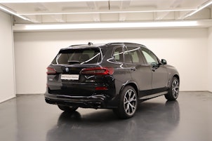 Vehicle image BMW X5 45e xDrive SAG