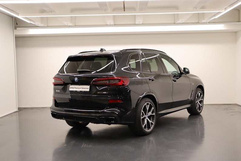 Vehicle image BMW X5