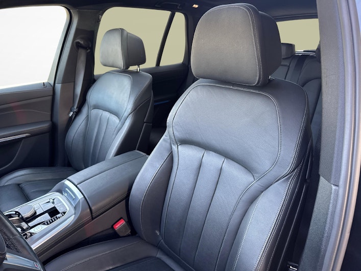 Vehicle image BMW X5