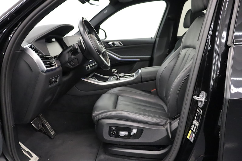 Vehicle image BMW X5