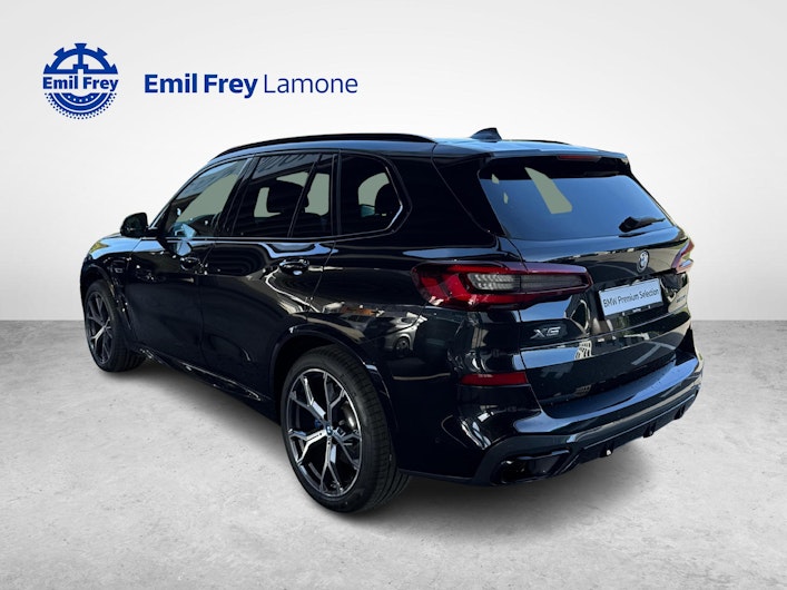 Vehicle image BMW X5