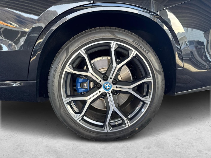 Vehicle image BMW X5