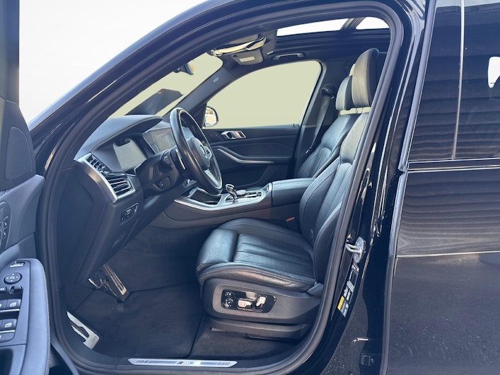 Vehicle image BMW X5