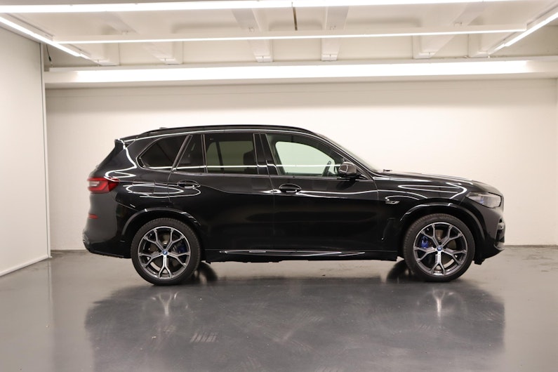 Vehicle image BMW X5