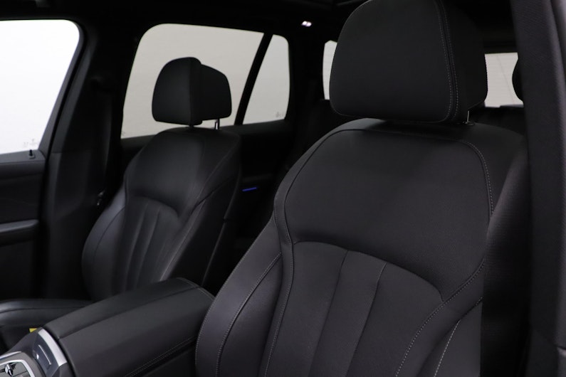 Vehicle image BMW X5