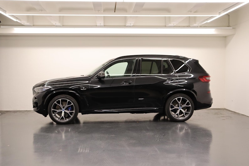 Vehicle image BMW X5