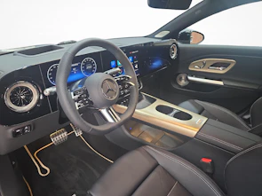 Fahrzeugbild MERCEDES-BENZ CLA 350 4MATIC EQ Technology