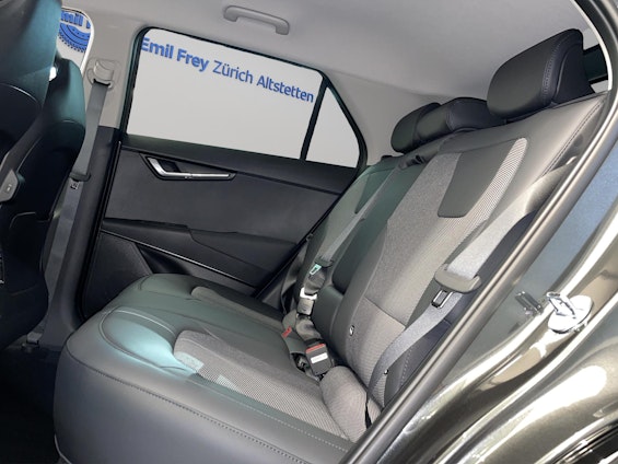 Vehicle image 6 Vehicle image 6