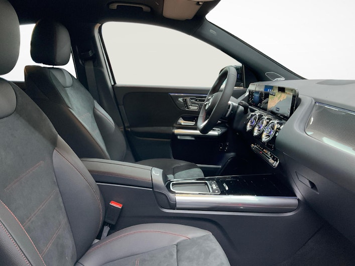 Vehicle image MERCEDES-BENZ GLA 250