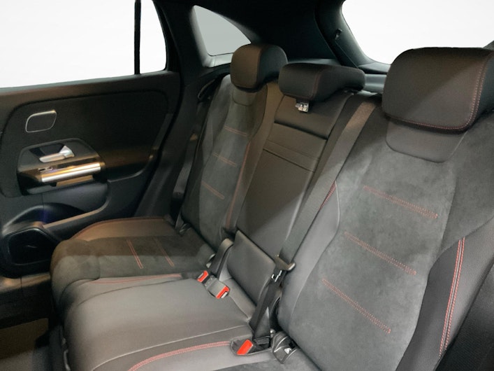 Vehicle image MERCEDES-BENZ GLA 250