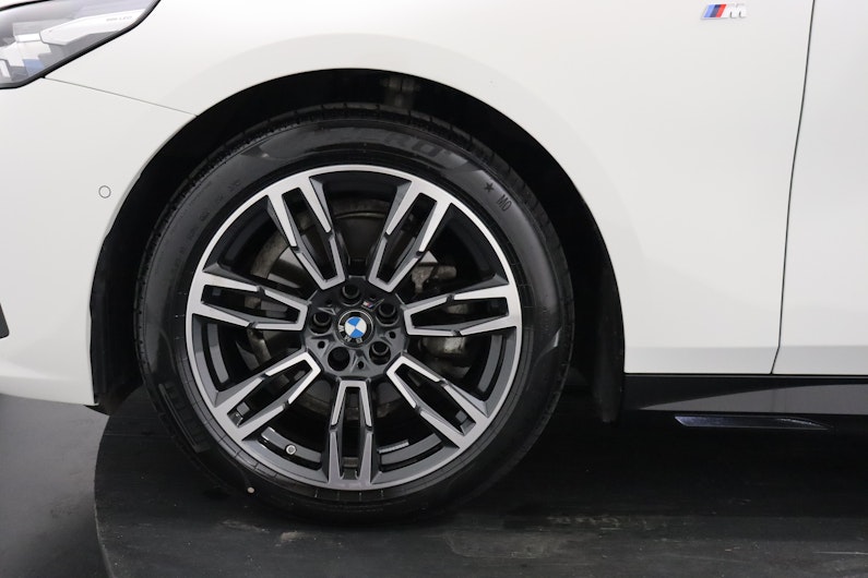 Vehicle image BMW 5 SERIES