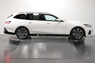 Vehicle image BMW 520d xDrive Touring