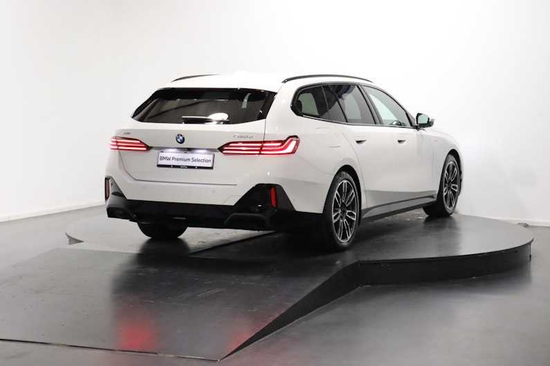 Vehicle image BMW 5 SERIES