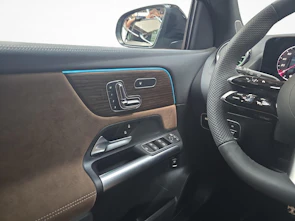 Fahrzeugbild MERCEDES-BENZ GLA 250 4MATIC Swiss Star
