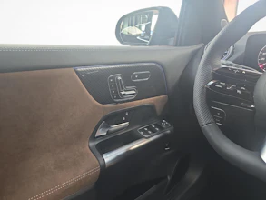 https://vehicle.imgix.net/4028414/62d60978-97b4-4cee-bc49-6d66321488c4.jpg