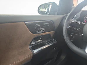 Fahrzeugbild MERCEDES-BENZ GLA 250 4MATIC Swiss Star AMG Line