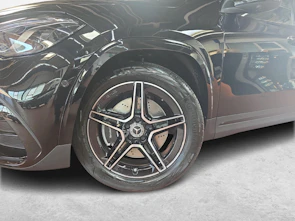 Fahrzeugbild MERCEDES-BENZ GLA 250 4MATIC Swiss Star AMG Line