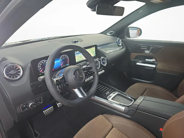 Mercedes-Benz GLA 250 4MATIC Swiss Star AMG Line